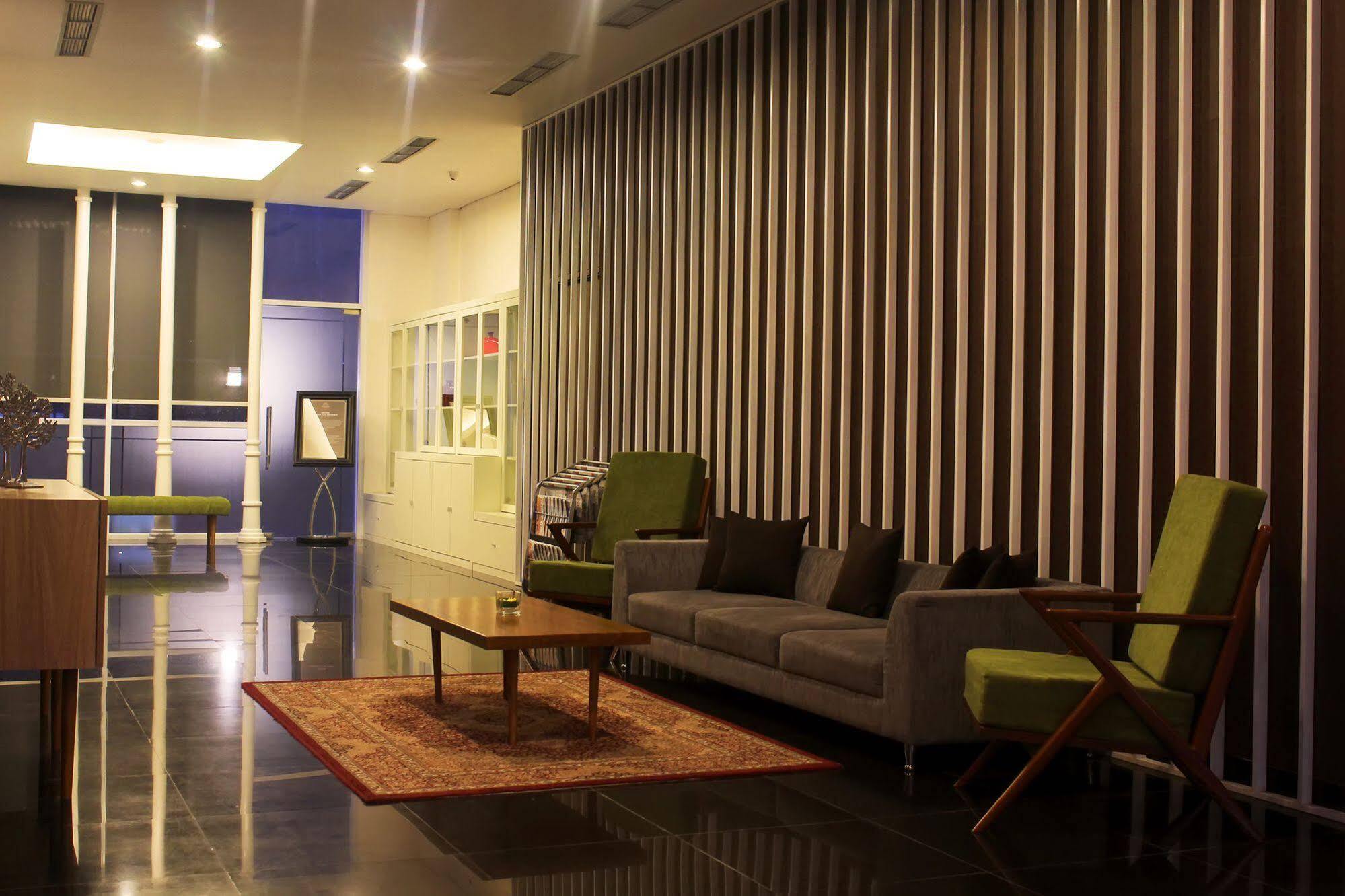 Khas Tugu Hotel Yogyakarta Exterior photo
